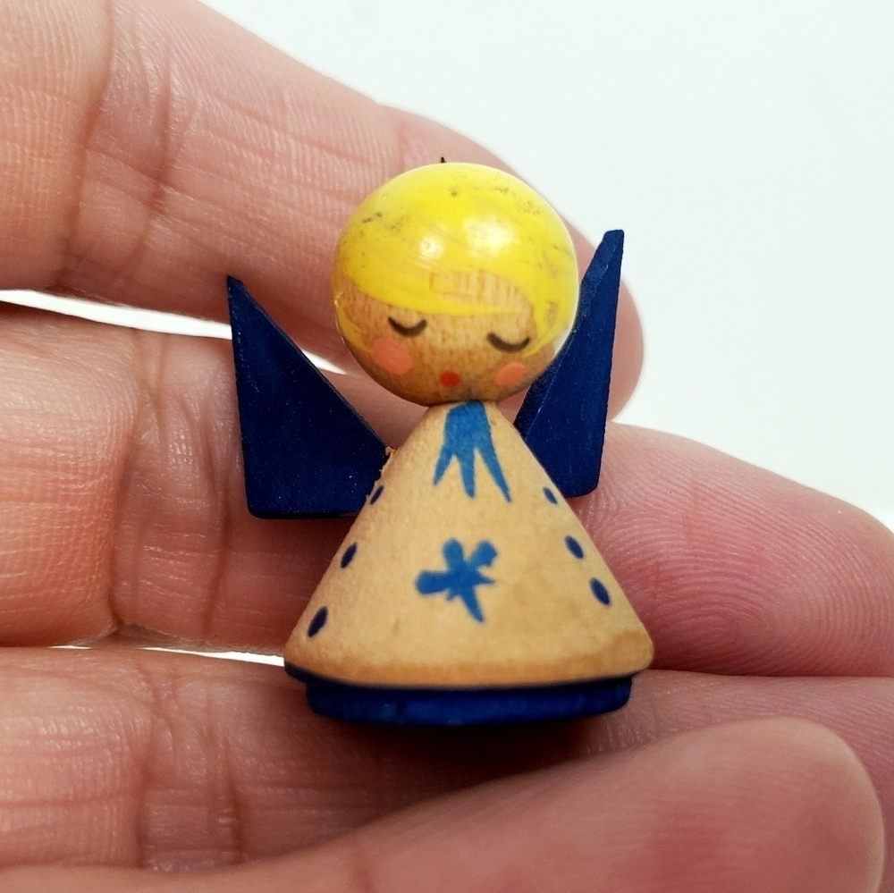 Vntg Mini Wooden Angel Ornament - Blue and Yellow